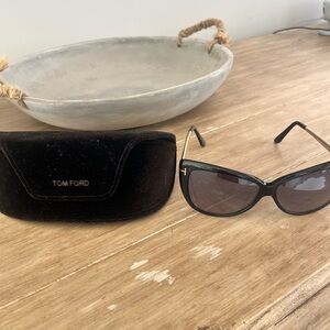 Tom Ford Elegant Black Sunglasses